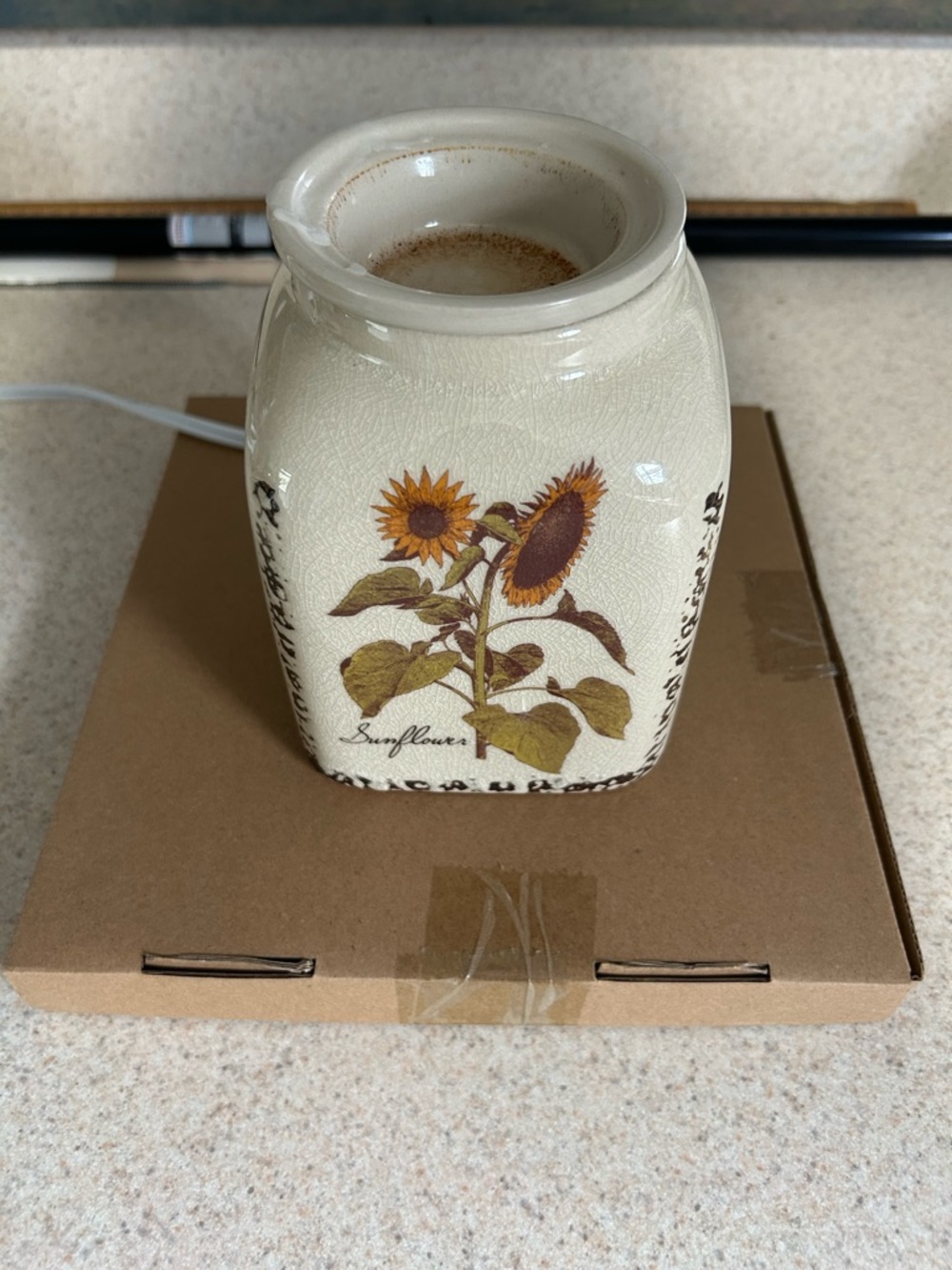 Scentsy Cream Sunflower Ceramic Warmer with Brown and Yellow Floral Design